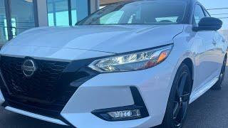 Does the 2023 Nissan Sentra SR have a digital speedometer?