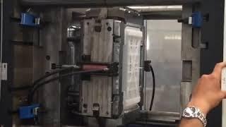 macchina per stampaggio a iniezione | Industria dei cestini di frutta e verdura in plastica