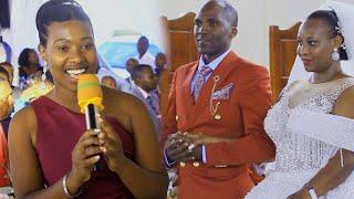 Komuntare Singing Kinyankore Special song for Mushana & Wife Moreen on their Wedding Day