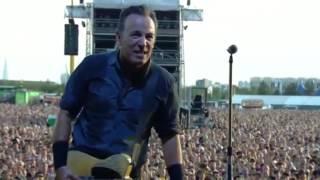 Bruce Springsteen does not approve of Max Weinberg's drumming