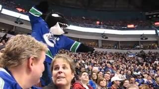 Vancouver Canucks - Fin Dancing