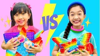 LAST to STOP Playing with their FIDGETS Wins a MYSTERY PRIZE! | KAYCEE & RACHEL in WONDERLAND FAMILY