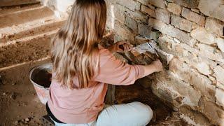 #59 One lintel, two cats, four barn windows