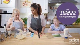 Yummy cheesy rolls with apple slaw in 7 minutes - Eat Happy Project recipes for children