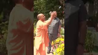 CM Yogi Adityanath pays floral tribute to former CM Hemwati Nandan Bahuguna on his birth anniversary