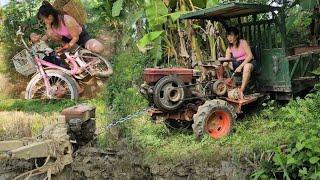 Genius girl rescue the tractor and help little girl who fell off her bike faint