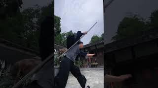 【醉棍】 似醉非醉，形醉意不醉