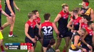 Tempers fray in quarter-time melee - AFL