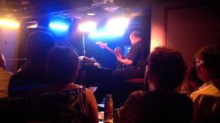 Dave Marsh demonstrates the Bass " Break"