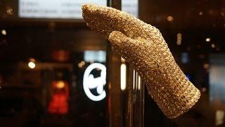 Sequined glove of Michael Jackson