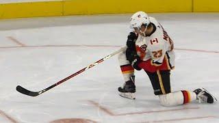 Flames’ Monahan scores hat trick to bring things level against Flyers