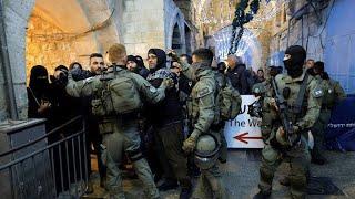 Today, despite being stopped by Israel, but Palestinian Muslims entered the Al-AQSA Mosque for Fajar