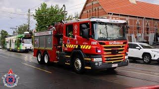 FRV | Pumper Tanker 19 (Balwyn North) Responding Code 1 to Alarm Operating in Hawthorn