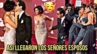 ASI LLEGAN ANGELA AGUILAR Y CRISTIAN NODAL ALOS LATIN GRAMMY DERROCHANDO AMOR EN LA ALFOMBRA ROJA