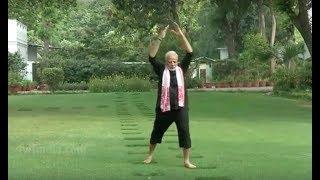 PM Modi's shares Video of him doing workout #HumFitTohIndiaFit | देखिये मोदी जी कैसे फिट रहते हैं