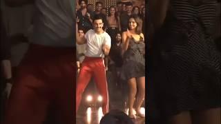 Aww! That end when Ranveer Hugged Deepika and she just blushed!  #ranveersingh #deepikapadukone