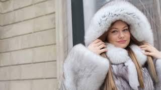 Bozó Kata blue fox fur coat / Bozó Kata kékróka bunda 1