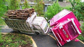 Cerita Truk Oleng Bos Cilik Adu Banteng Sama Truk Hello Kitty Sampai Terguling Berkali Kali