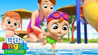 Joãozinho Aprende a Nadar na Piscina!  | Canal do Joãozinho - Little Angel Português