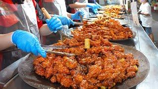 Super Crispy! Spicy sweet and sour chicken and fried shrimp in the Korean market /Korean street food