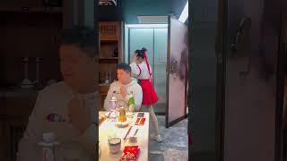 Nhân Viên Bá Đạo Nhất Trung Hoa|  什么东西飞过？#Shorts#funny