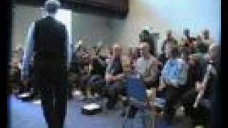 Steve Beresford conducts theLondon Improvisers Orchestra