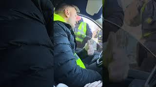 Не уповноважені мусора хочуть перевірити чоловіка, не маючи законних на то підстав!