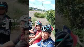 完成韓國濟州島環島行程，過程有苦有樂，完成後全身舒暢～總結最佳勇氣獎‘小妹’每天忍受双腿疼痛抽筋、太陽晒傷、皮膚過敏、精神耗弱……值得為他的勇氣鼓掌，對大家而言～賺進滿滿美食～感謝”大游‘’全程規劃