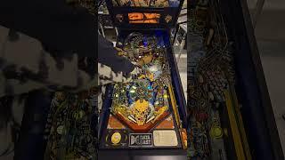 For sale/A vendre FLIPPER PINBALL MACHINE TALES FROM THE CRYPT DATA EAST REVIEW CRITIQUE