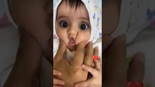 بيبي يضحك مضحك 