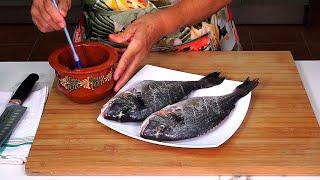 LA MEJOR RECETA DE PESCADO AL HORNO FÁCIL. Queda un pescado muy jugoso y con un sabor Increíble.