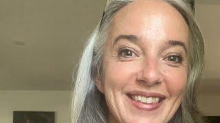 Amandasilversister -Grey hair influencer is going live! What advice I would give my younger self!