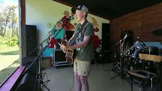 13 year old music talent Loui Moran visits King Island