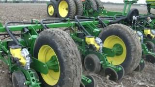 John Deere 24 row 1770NT Planter first test