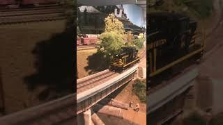 Breaking in the new Rapido GE 44-tonner on the HO scale Burrlington Northern #modelrailroad #train