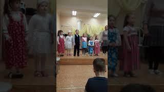Выступает ансамбль "Ручеек" руководитель Оксана Алексеевна.
