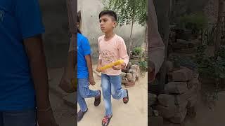 bhai to daar ke mare bhag Gaya  