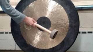 Playing the 34" (86.4 cm) Chinese Chau gong (tam-tam) in different ways