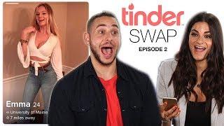 Swiping Girls' Tinder profiles, Co-workers Reveal How Women Get Matches | Tinder Swap | NY Post