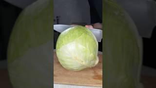 Удивил родных салатом из обычной капусты: по вкусу как из советской столовой всего за 90 рублей