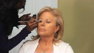 How to Prevent a Breakout With Makeup for Women Over 40 : Makeup Techniques