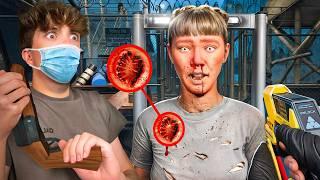TRABAJANDO EN UNA ZONA DE CUARENTENA ZOMBI | Quarantine Zone