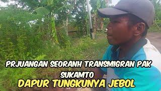 SEMANGAT PAK SUKAMTO BIKIN GULUTAN DI LAHAN .SELAIN BIKIN GULUTAN PERBAIKI DAPUR JEBLOS