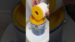 화장실 벽에 이걸 붙였다고요?