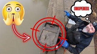 200lbs Unopened Bank Deposit box Found Magnet fishing!!! We found a ton of Money and a Surprise!!
