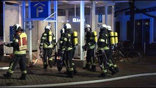 PKW BRENNT IN TIEFGARAGE - FEUERWEHR AURICH IM EINSATZ