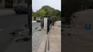 Overlap Sliding Gate