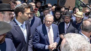 'Total humiliation': PM 'heckled' during visit to Adass synagogue