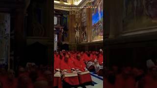 Bên Trong thánh đường các Đức Hồng Y đang cầu nguyện cho buổi lễ bầu POPE LEO XIV️!#pope