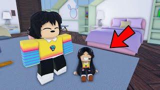 ME CONVIERTO EN BEBÉ TRAVIESA  Y MI HERMANITA ME CUIDA  en roblox | paolazgames